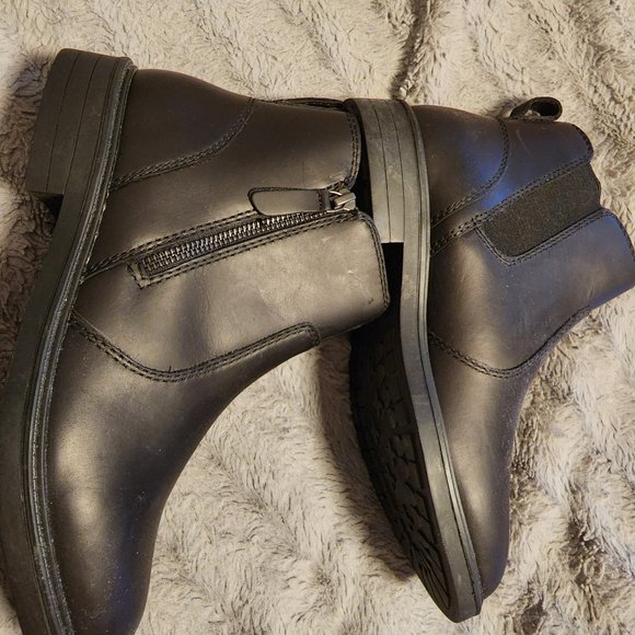 Leather short boot size 9 - Picture 1 of 2